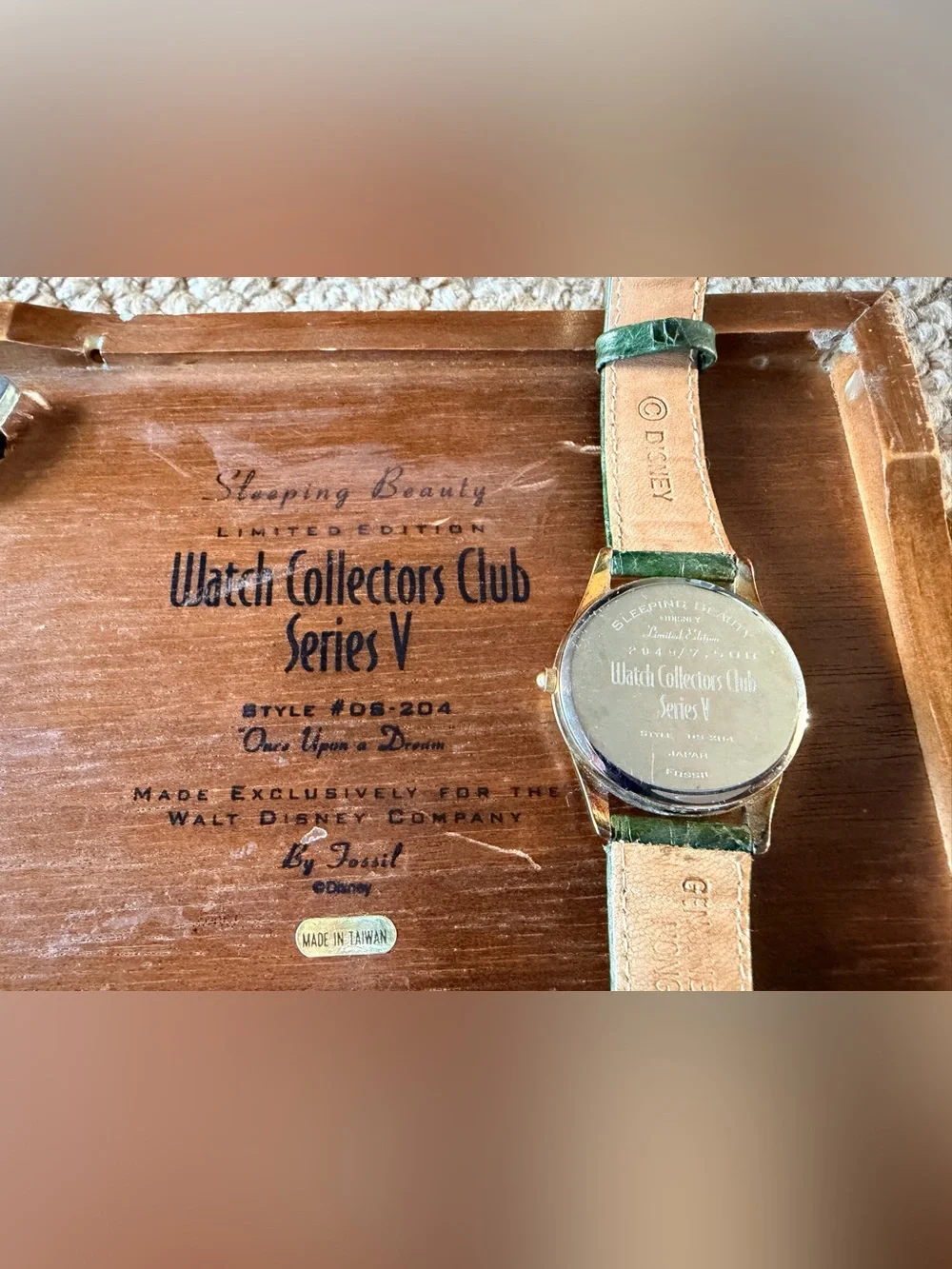 Vintage Sleeping Beauty Fossil 90’s Watch